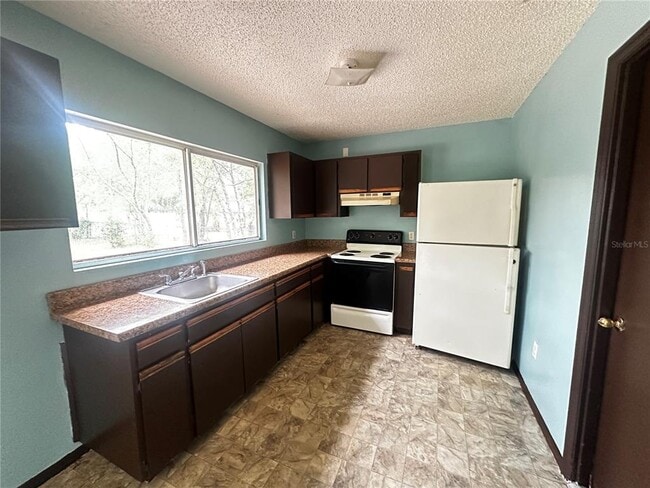 Photo - 417 Water Rd