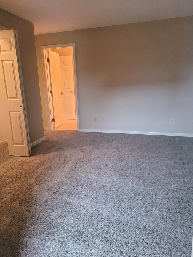 Apt B- Bedroom - Shoreline Apartments