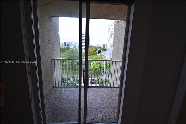 Building Photo - 102 SW 6th Ave Unit 501