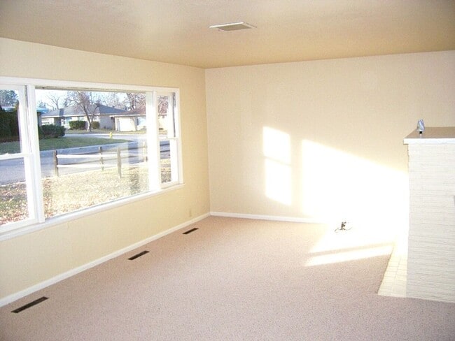 Photo - 1101 Broadview Pl