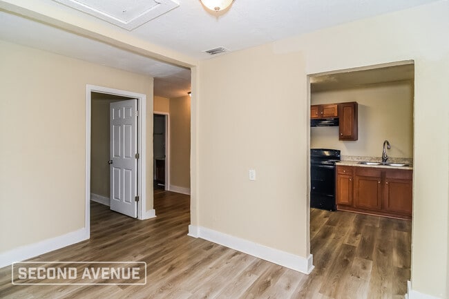 Photo - 1201 W 27th St