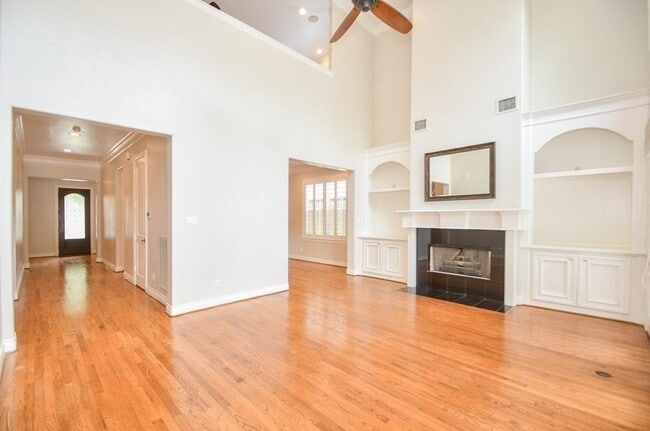 Building Photo - 7626 E Jordan Cove