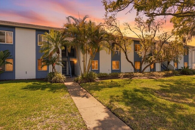 Building Photo - 240 Cypress Ln Unit 240