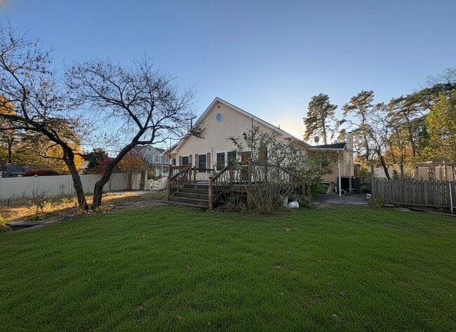 Photo - Lakefront 3-Bedroom Home with Dock & Stunn...