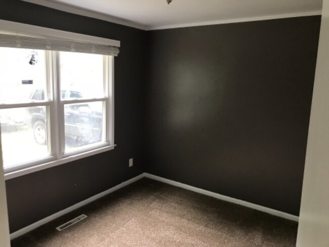 Photo - 10400 Albany St