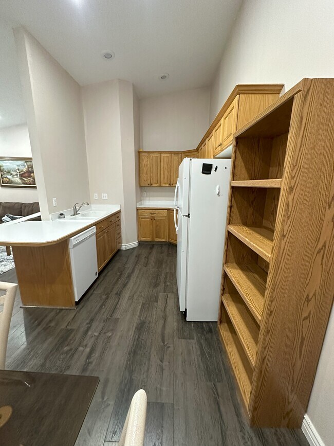 Photo - 1559 N Riverside Ave #10 Unit Riverside #10/private room #1 contract