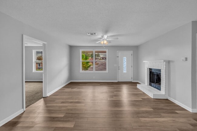 Photo - 212 Trailway Cir