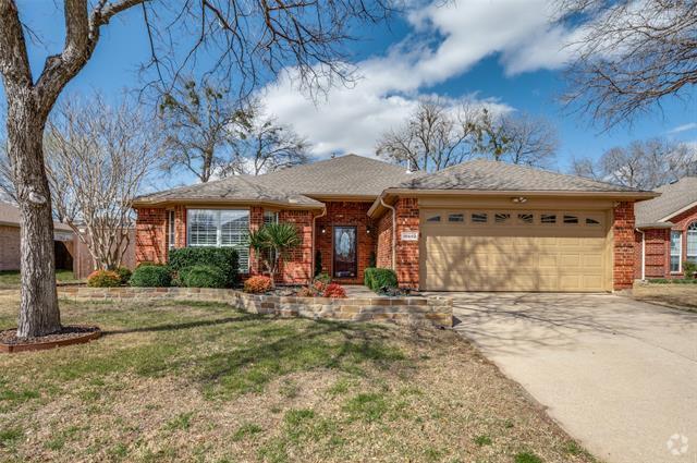 Building Photo - 15692 Western Trail Rental