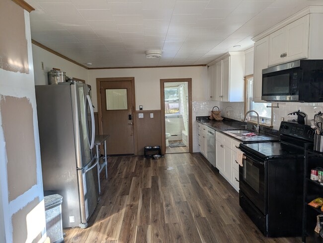 Kitchen - 8 Valley St Unit 2