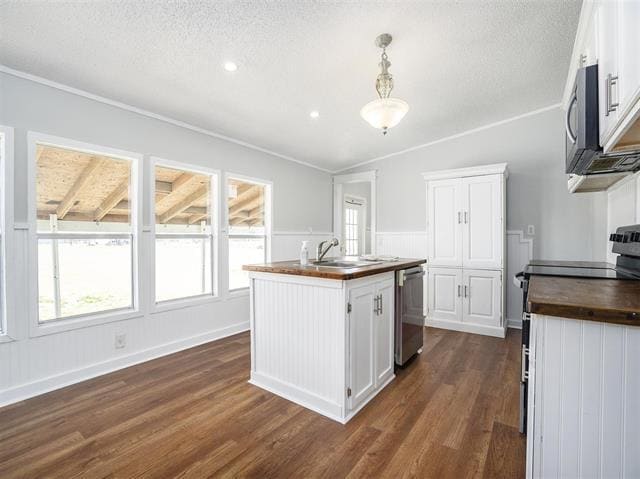 Photo - 9558 Diamond Avenue