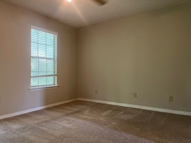 Photo - MAN-600C Unit 600 Cheshire Lane