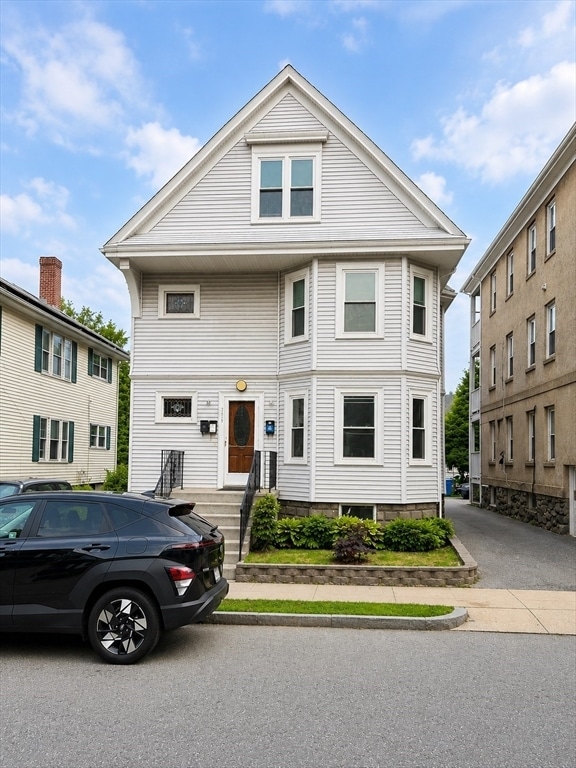 Building Photo - 175 Beech St Unit 2