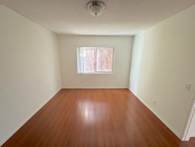 Photo - 447 W Elk Ave Unit 3