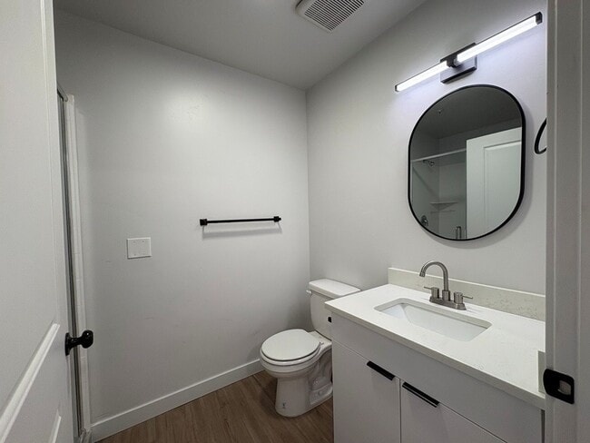 Photo - 404 E 5600 S Unidad 209