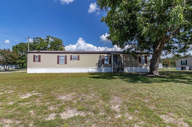 Building Photo - *Great Location!* 2 Bedroom | 2 Bathroom Singlewide in Goldsboro *Lawn Care Included!*