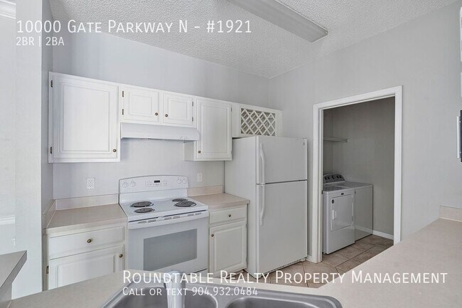 Photo - 10000 Gate Pkwy N Unidad #1921