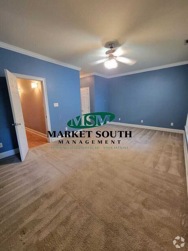 Building Photo - Renovated Historic District! Rental