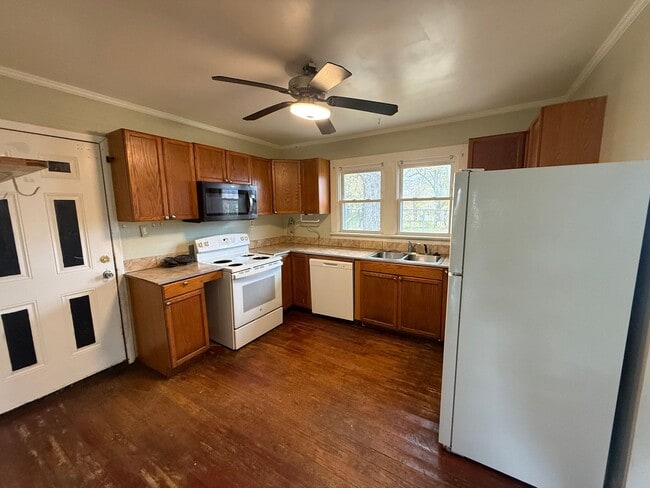 Photo - 1300 Aggie Rd