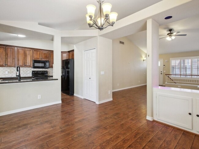 Photo - 1610 E Park Ave