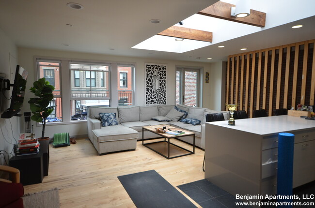 Photo - 163 Newbury St Condominio Unidad 2