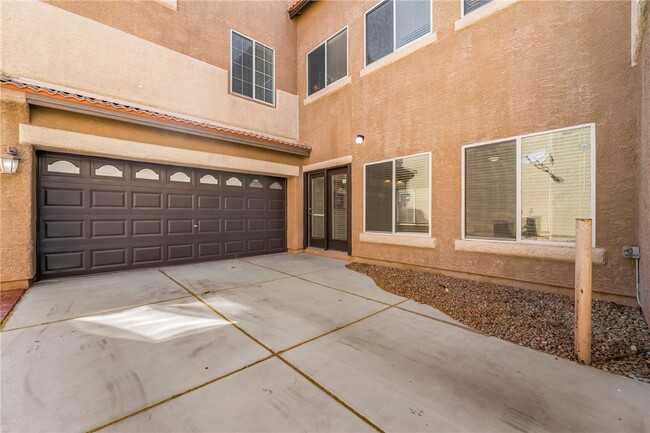 9372 Glendora Valley St