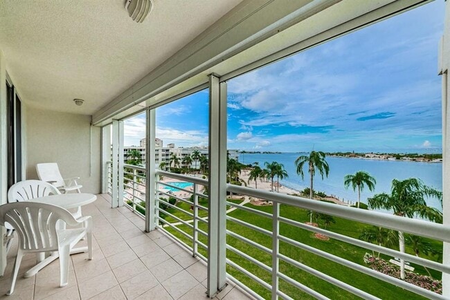 6001 Bahia Del Mar Cir N Unit 527
