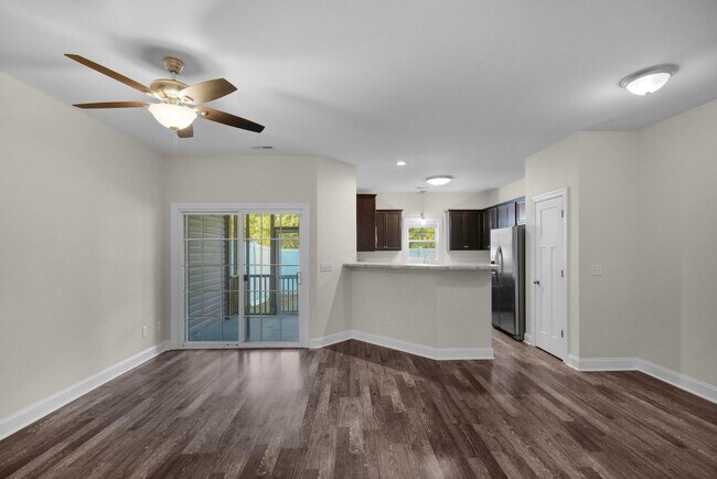 Photo - Townhouse For Rent! Rebated Application Fe...
