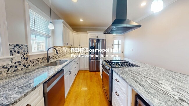 Building Photo - 41 Sydney St Unit 1