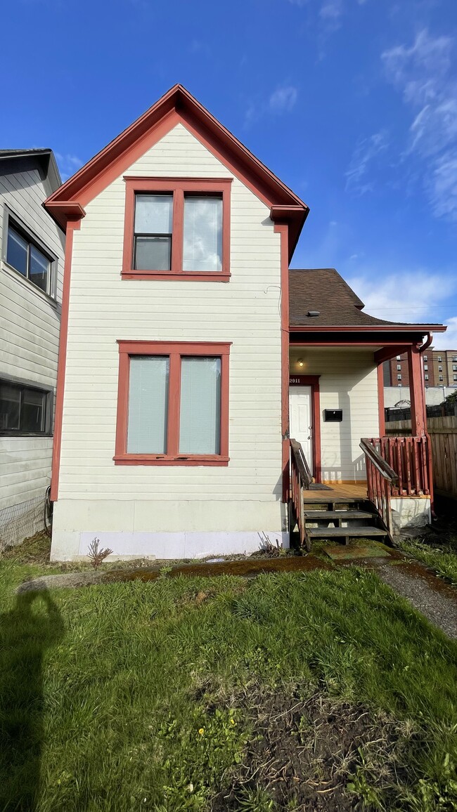 Building Photo - 2911 Nassau St