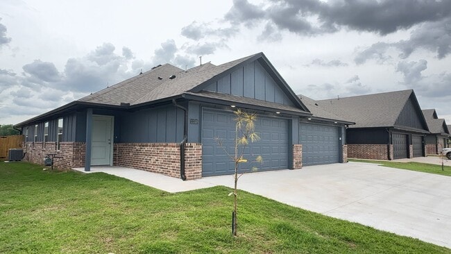 Photo - Welcome to Brand New Masonwood featuring this 3 Bedroom 2 Bath 2 Car Garage Duplex in a Great loc...