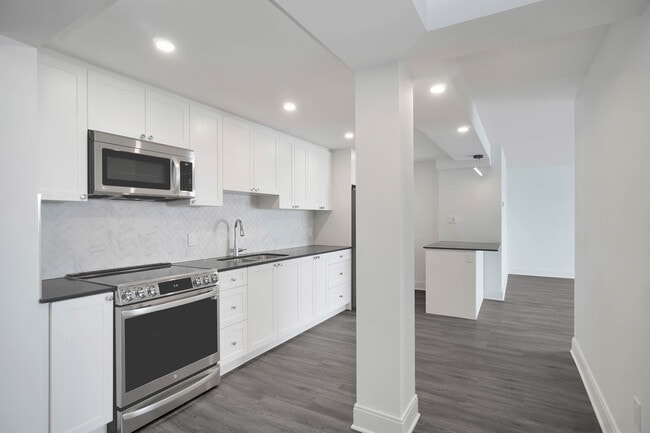 Photo - 2222 Bellevue Avenue