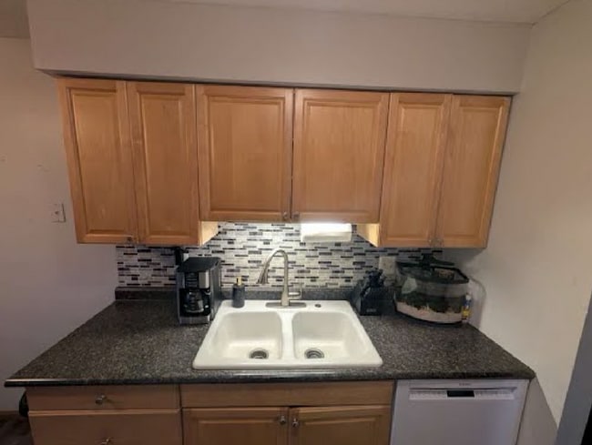 Building Photo - 903 11th Ave S Unit 3