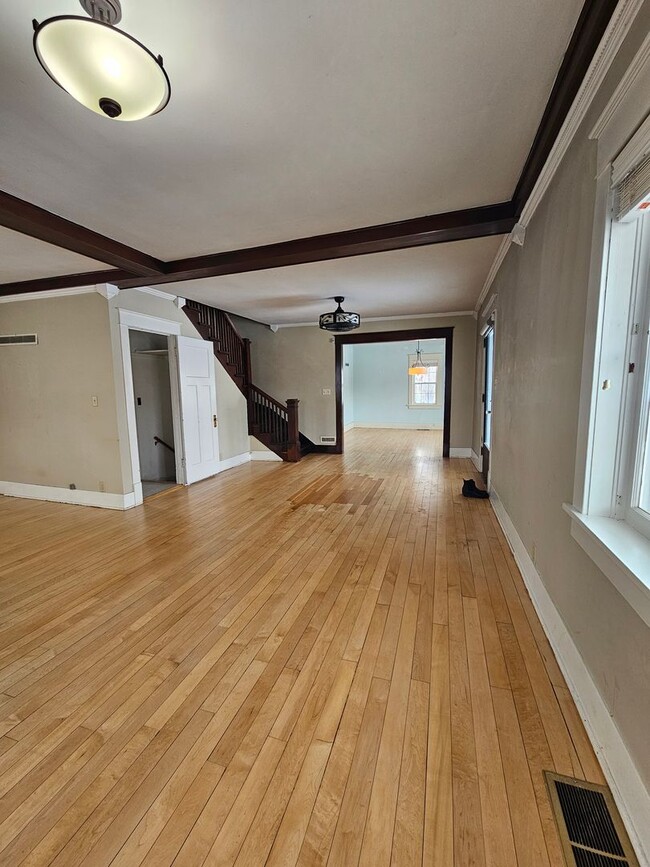 Photo - 4 BED | 2.5 BATH | SPACIOUS HOME | WEST