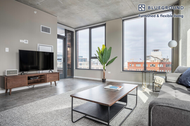 Building Photo - 939 W Washington Blvd Rental