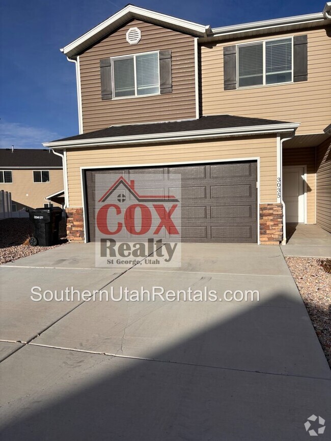 Building Photo - 3 bed | 2.5 Bath | 2 Car gorgeous townhome...