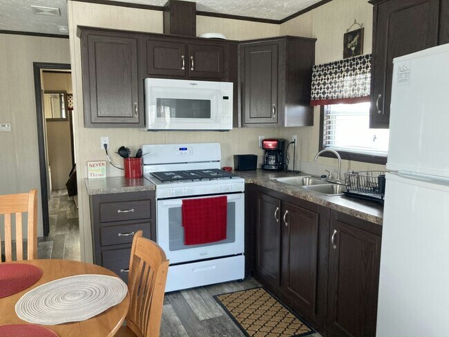 Photo - 1501 S Airport Dr