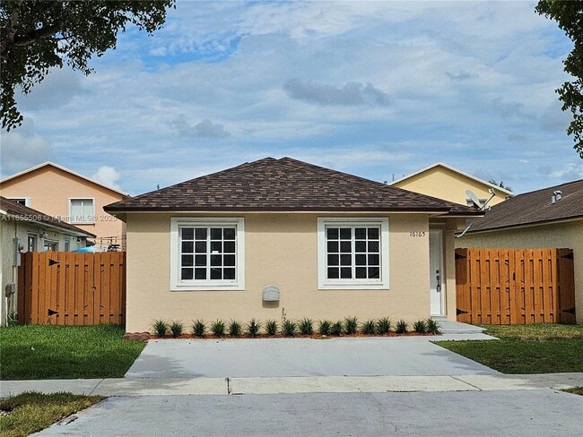 Building Photo - 16165 SW 139th Ave Rental