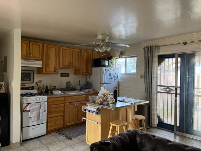 Photo - 1703 E 13th St