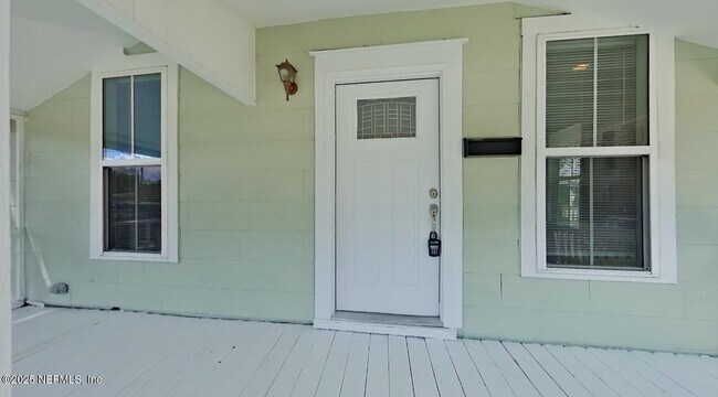 Photo - 1844 Thacker Ave