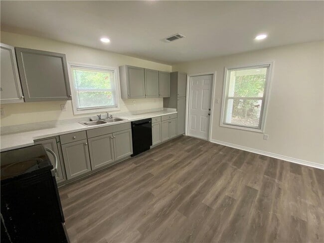 Photo - 2468 Morningside Dr