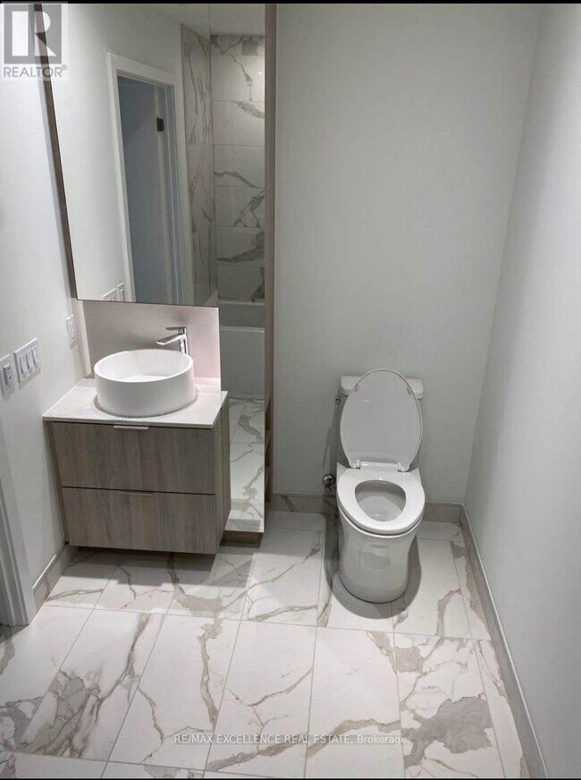 Photo - 28 Ann St Unité 1705