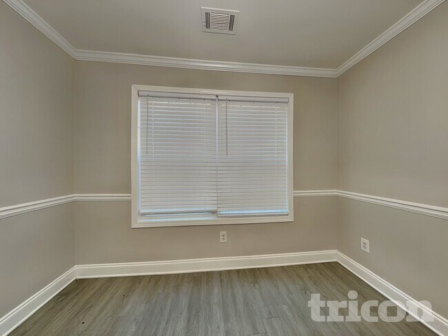 Photo - 3540 Stoney Creek Way