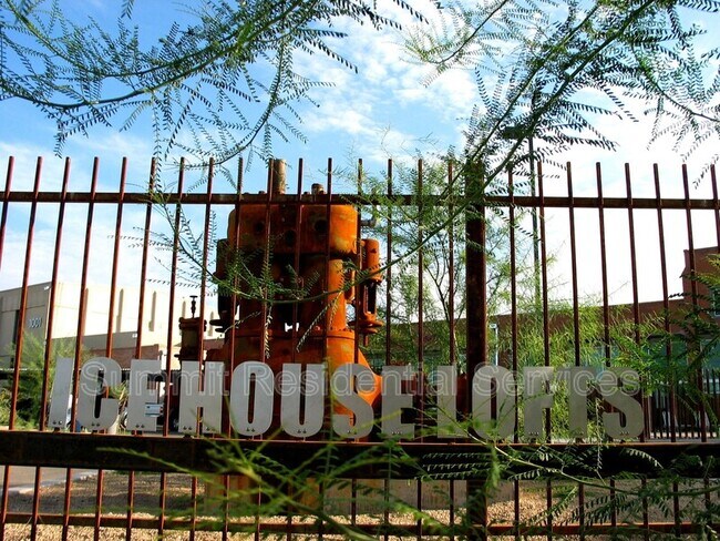 Photo - 1001 E 17th St Unit 121