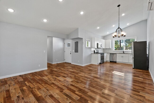 900 Westwood Dr