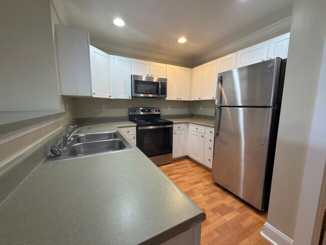 Photo - NOW AVAILABLE!  3 bedroom/3 bath condo for RENT!  $2400 per month - Free Parking Unit #1528