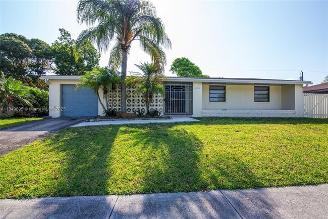 Building Photo - 16221 SW 102nd Ave Rental