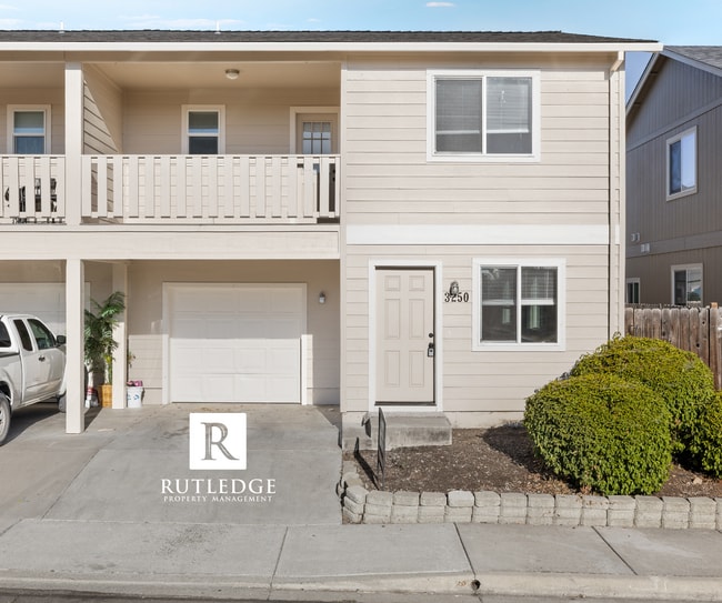 Building Photo - 3 bedroom 2 1/2 bath, 1245 sq. ft., townho... Rental