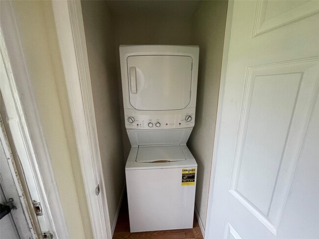 Photo - 3942 King St