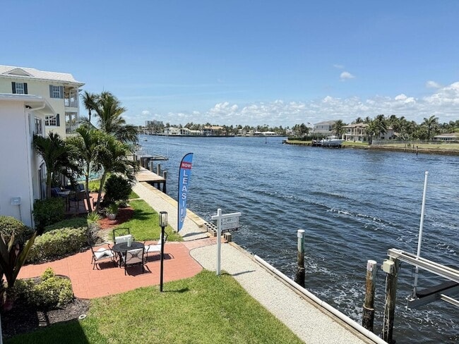 Building Photo - 1001 S Riverside Dr Unit 104