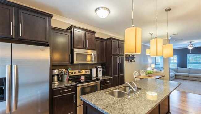 Photo - 525 Alderman Ln